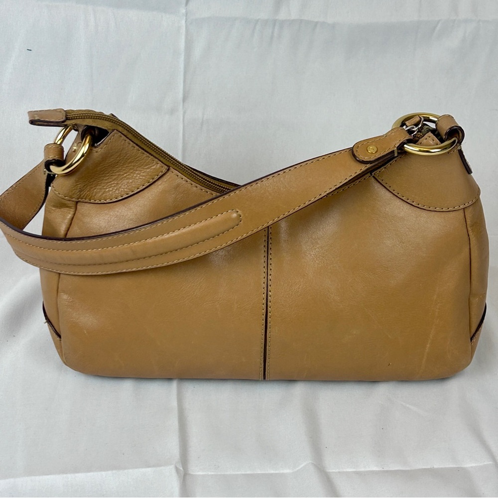 👜 Etienne Aigner Vintage Tan Leather Shoulder Bag –Gold Hardware, Classic Style - Picture 3 of 10